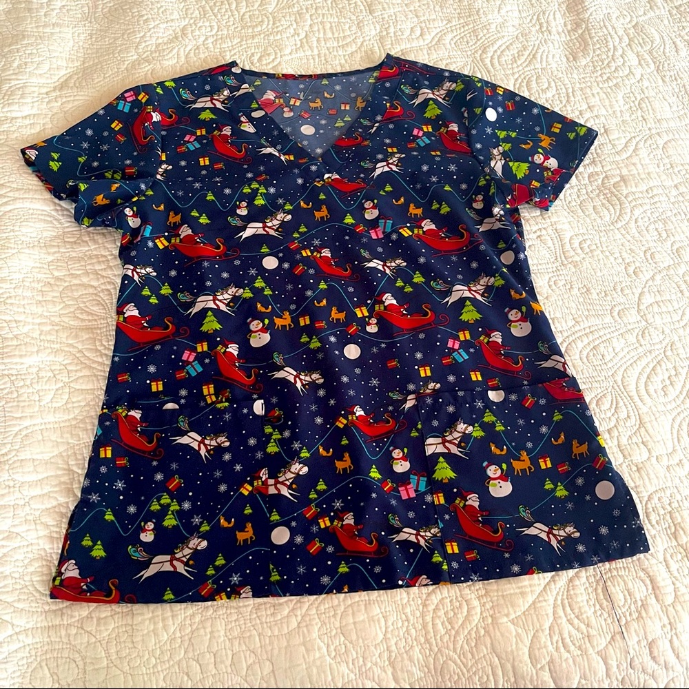 Christmas scrub shirt size medium